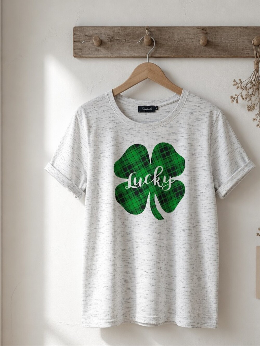 Short Sleeve T-Shirt Size XL St Patrick's Day 4 Leaf Clover Design